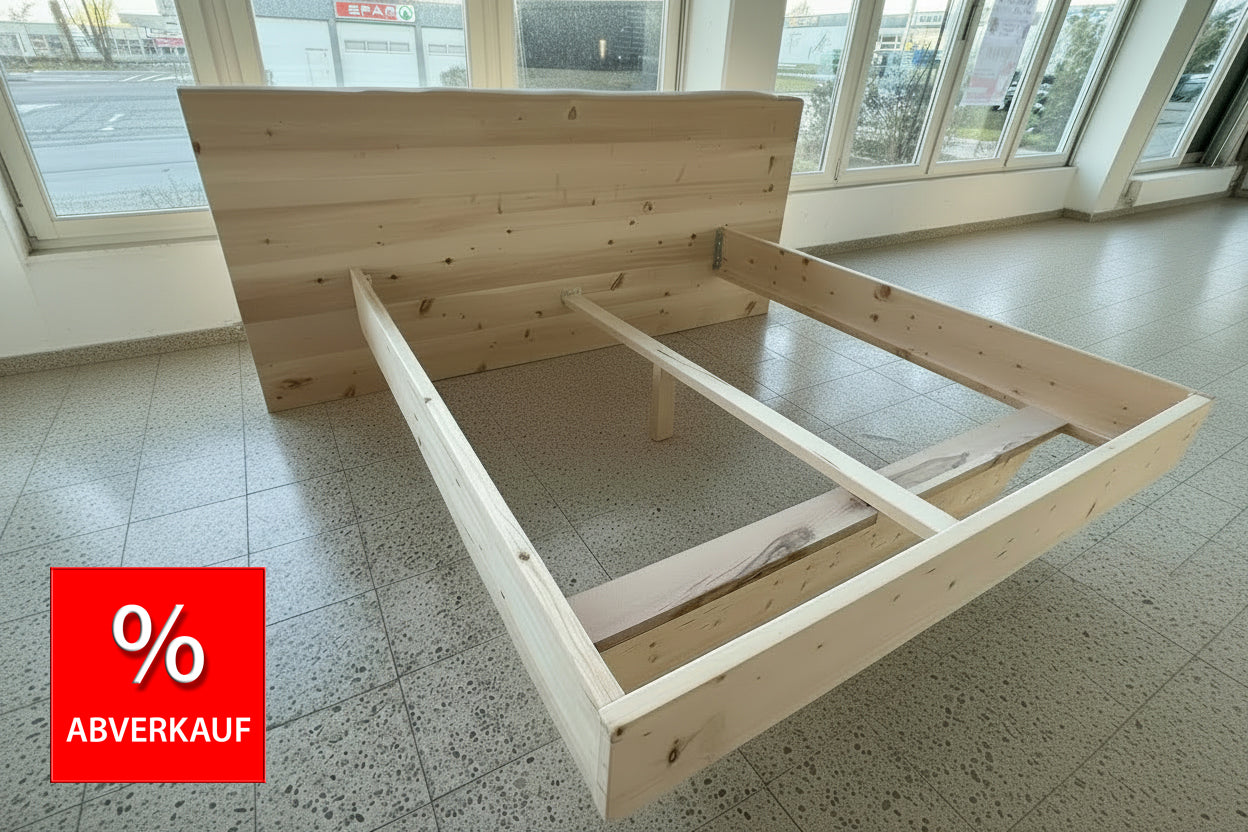 Zirbenbett / Massivholzbett Doppelbett / Ausstellungsstück