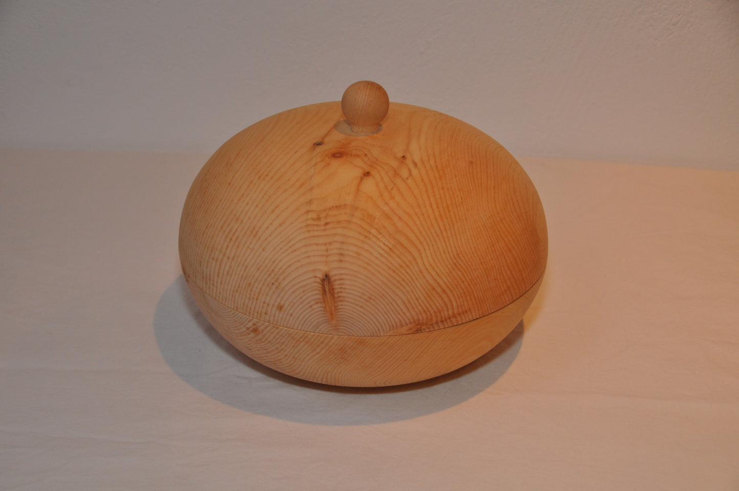 Brotdose rund gedrechselt