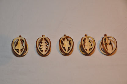 Christbaumkugel gesteckt