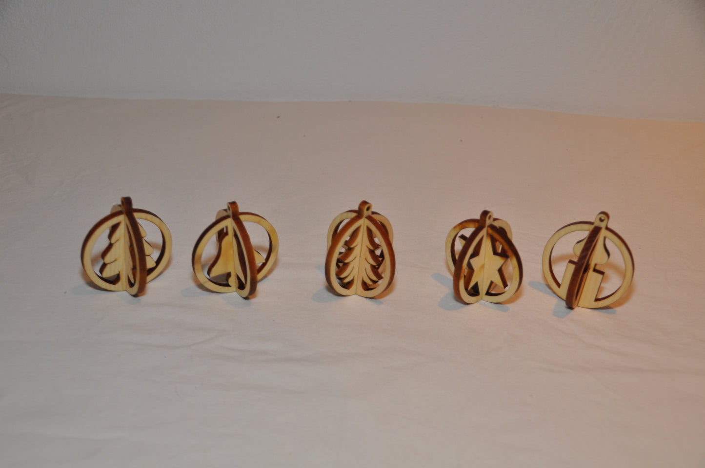 Christbaumkugel gesteckt